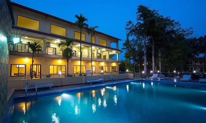 Sauraha Resort | Hotel Rainforest