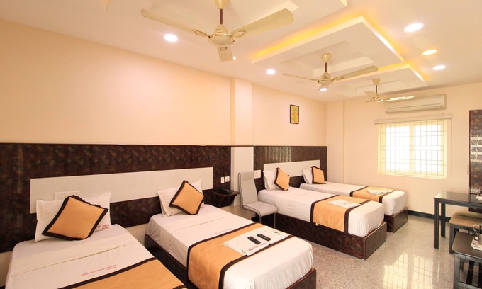 Pallavaram Hotel | Hotel Rathnavel Towers Annex