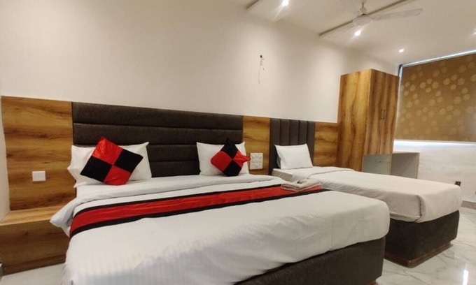 Taj Ganj Hotel | Hotel Ravi Palace