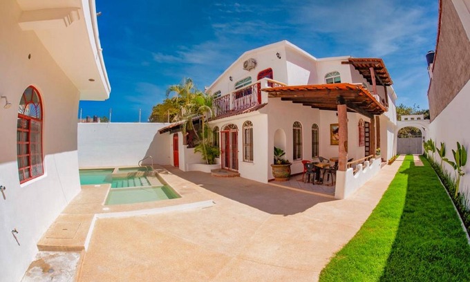 Rincon de Guayabitos Hotel | Hotel Rega Suites Guayabitos - Family & Kitchen