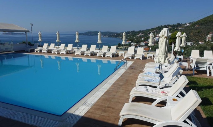 Skiathos Town Hotel | Hotel Rene