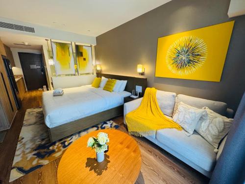 Makati Hotel | Hotel Residences at ACQUA Tower near Rockwell Makati