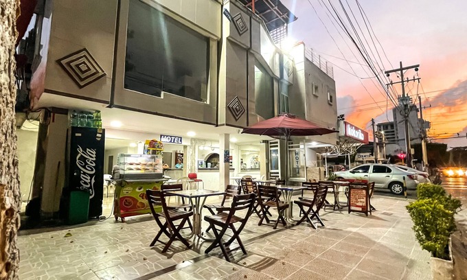 Crespo Hotel | Hotel & Restaurante Oasis