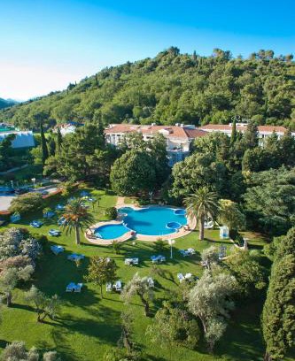 Petrovac Hotel | Hotel Rivijera