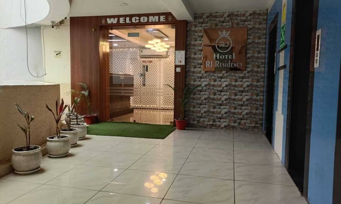 Navrangpura Hotel | HOTEL RJ RESIDENCY C.G.ROAD