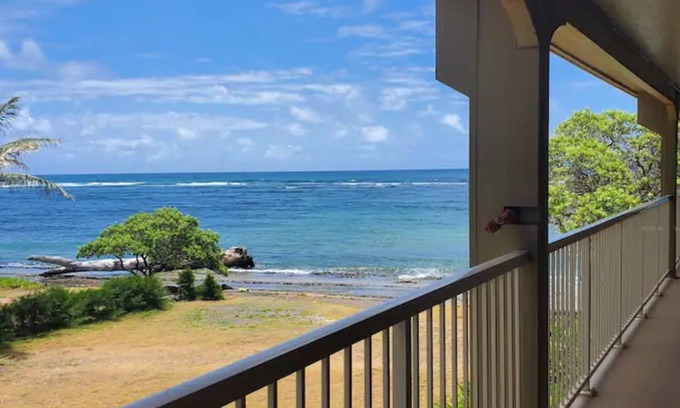 Wailua Apartment | 🌴Hotel Room w/in beautiful Oceanfront Condo.🌸
