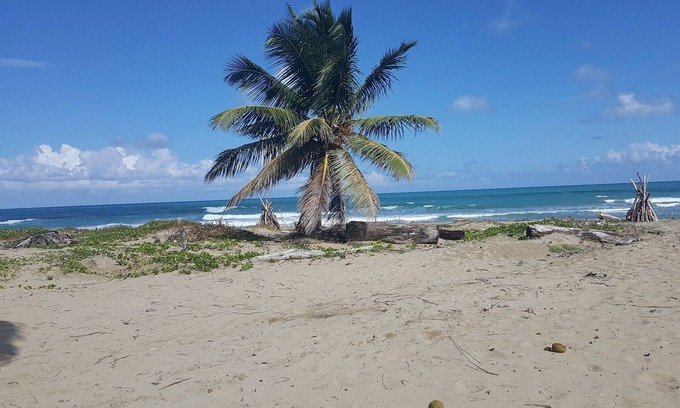 Cabarete Apartment | Hotel room with private bathroom on quiet sandy beach! Pool/WiFi/TV/breakfast