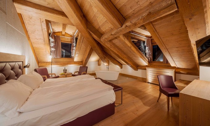 Cortina d'Ampezzo Historic Centre Hotel | Hotel Royal