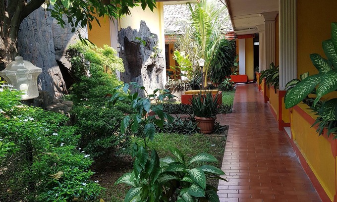 Gambir Bed & Breakfast | Hotel Royal Juanda