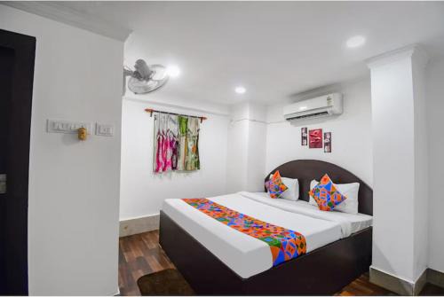Salt Lake Hotel | Hotel Royal Oak Guest House Nabapally Sector 4 Kolkata