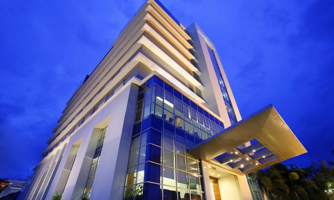 Makassar Hotel | Hotel Santika Makassar