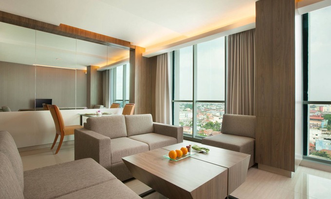 Palembang Hotel | Hotel Santika Radial Palembang