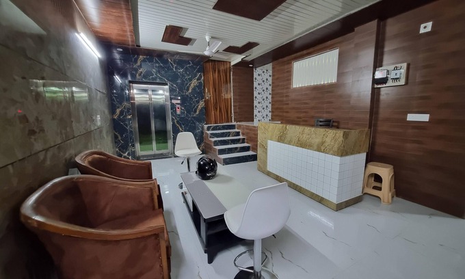 Aligarh Hotel | Hotel Sarlanchal