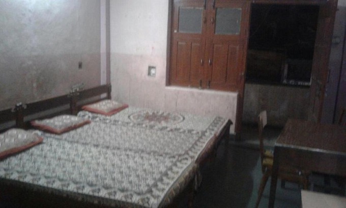 Hyderabad Cabin | Hotel Shanti Nivas