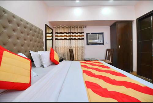 Paharganj Hotel | Hotel Star Pink' Couple friendly'Near rk ashram metro