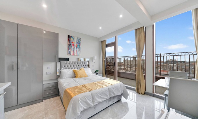 Valentines Apartment | Hotel Studio Apartment in East London