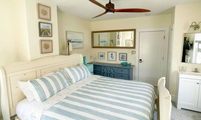 Beach Haven House | Hotel style room 300' from beach