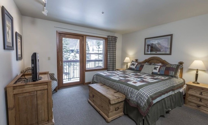 Whitefish Hotel | Hotel Style Room in the Heart of Whitefish Mountain Resort Village