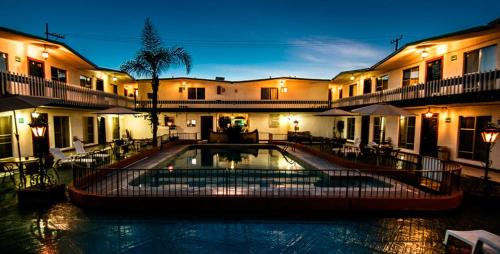 Playa Ensenada Hotel | Hotel Suites Malena
