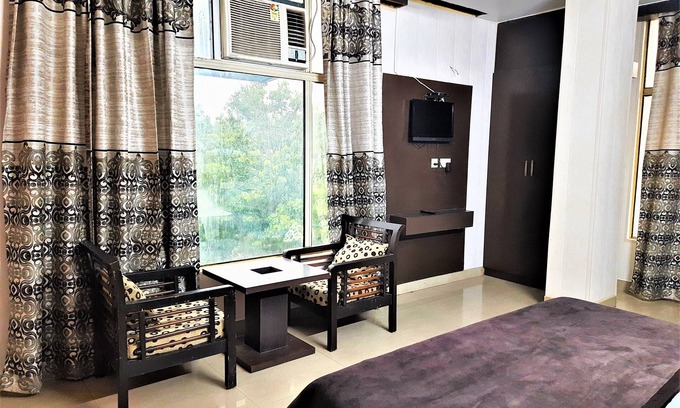Delhi Hotel | Hotel Sunshine Park
