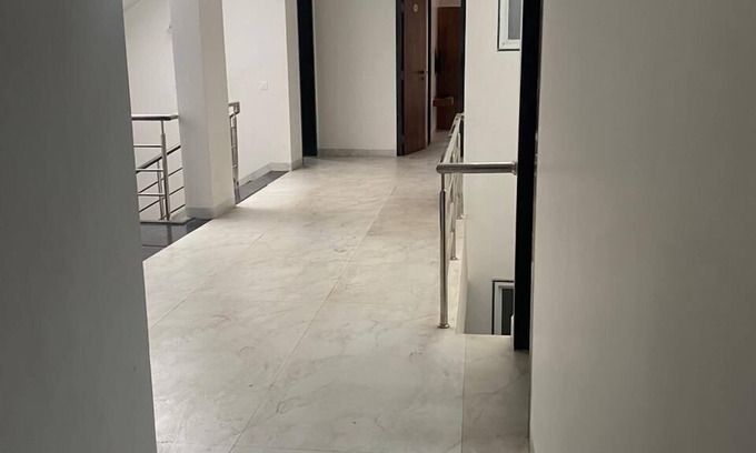 Rau Hotel | Hotel Suraj