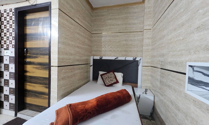 Jangpura Hotel | Hotel Surya Inn