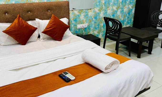 Indore Hotel | Hotel Swadeshi Dhani and Restaurant