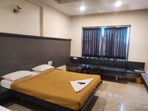 Kolhapur Hotel | Hotel Tanwani Lodging- Entrance of Kolhapur