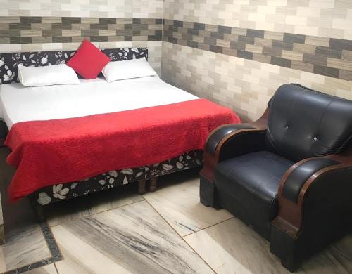 New Delhi House | Hotel The Maple Door