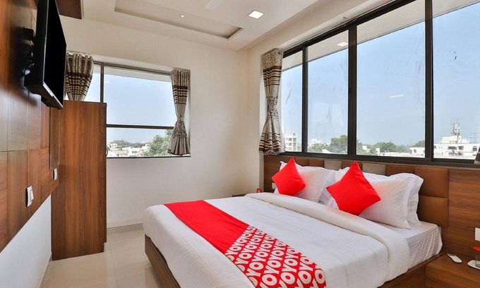 Ahmedabad Hotel | Hotel The S G