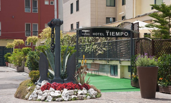 Naples Hotel | Hotel Tiempo