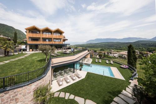 Caldaro Sulla Strada del Vino Hotel | Hotel Torgglhof