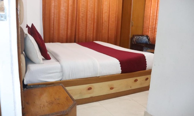 The Mall Road Hotel | Hotel Tourist Home By palak Hospitality