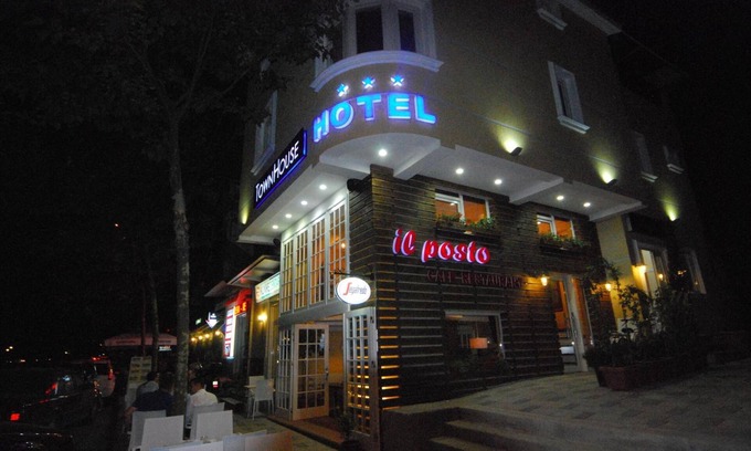 Tirana Hotel | Hotel Town House