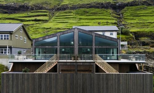 Streymoy Apartment | Hotel Vík - 3 BR Wellness Townhouses with Sauna, Jacuzzi & Panoramic Views
