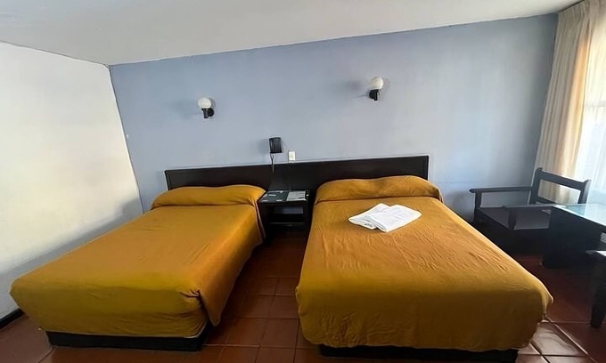 Morelia Apartment | Hotel Villa Capri, 2 double beds 4 Guests