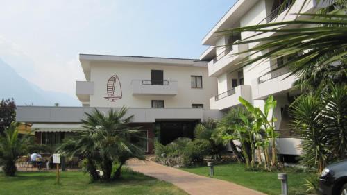 Torbole sul Garda Hotel | Hotel Villa Claudia