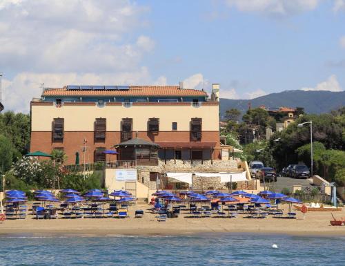 San Vincenzo Hotel | Hotel Villa Tramonto direttamente sul mare