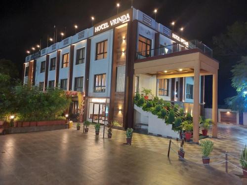 Maihar Hotel | Hotel Vrinda