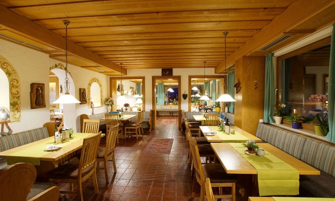Alterschrofen Hotel | Hotel Waldmann