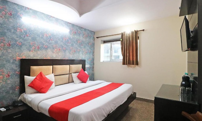 Jangpura House | Hotel Westend Holiday Home 5 mint from Nizamuddin Railway Station