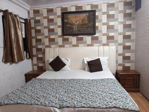 Jangpura House | Hotel White Palace,Nizamuddin Railway Station