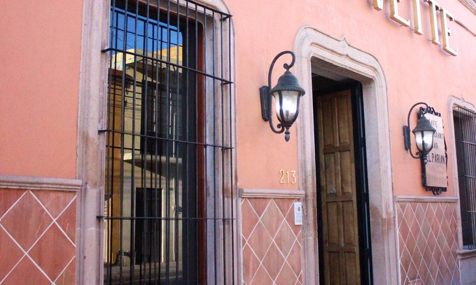 Leon Hotel | Hotel Yvette