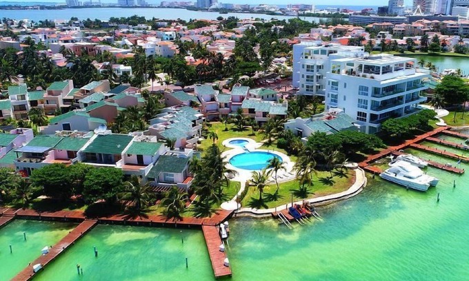 La Isla House | Hotel Zone Beach Villa