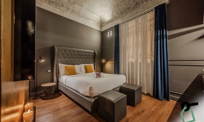 Castellammare Bed & Breakfast | Hotiday Room Collection - Palermo Palco Noir