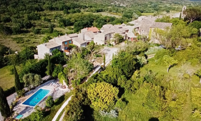 Saint-Andre-de-Roquepertuis House | House +2 gîtes, 15 persons, near Ardèche, swiming pool. Cèze river beach at 800m