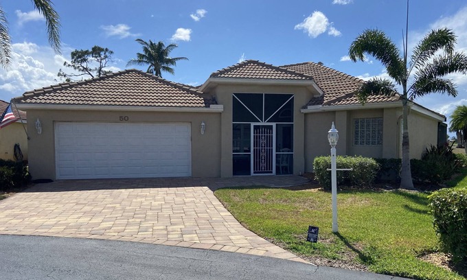 Burnt Store Marina House | House - 2 Bdrm-2 Bath w/Pool on Golf Course