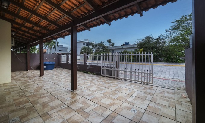 Zimbros House | House 2 blocks from Zimbros Beach, 9 guests RW2724