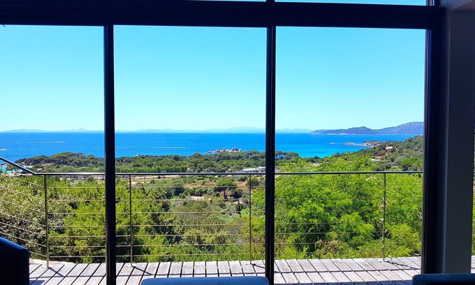 Porto-Vecchio Villa | House 4/6 Peop Pool 3 bathrooms. Pedestrian access to the beachs of Palombaggia.