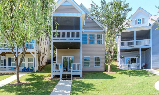 Leesburg House | House# 59 Anchors Away (no pets)